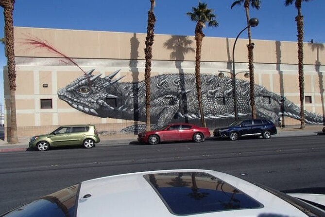 2-Hour Guided Segway Tour of Downtown Las Vegas - What the live guiding adds