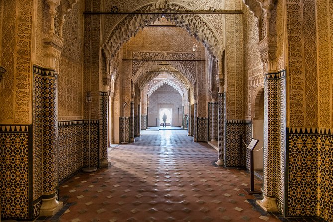 Alhambra Skip-the-Line with Albaicin, Sacromonte by Segway/Bike - Riding through Albaicin