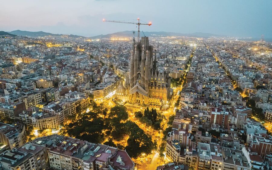Barcelona: Gaudí Sightseeing Guided Segway Tour - Practical details before you reserve