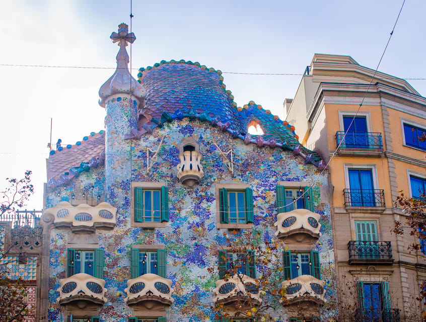 Barcelona Highlights: The Best of Gaudi On Segway - What the private format is worth at $117