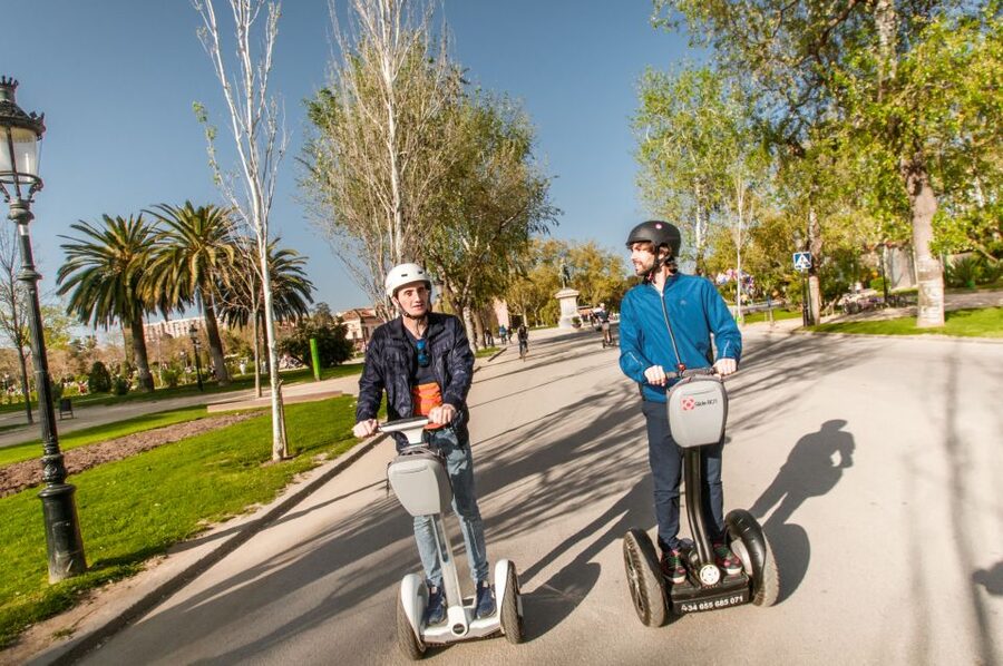 Barcelona Insiders Segway Tour 1.5h - Key points at a glance