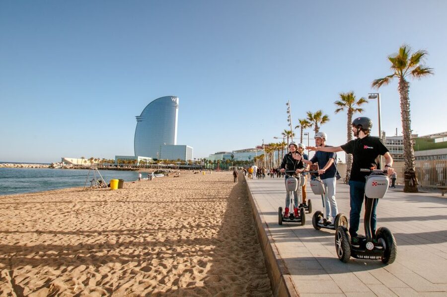 Barcelona Insiders Segway Tour 1.5h - What the guide adds to the ride