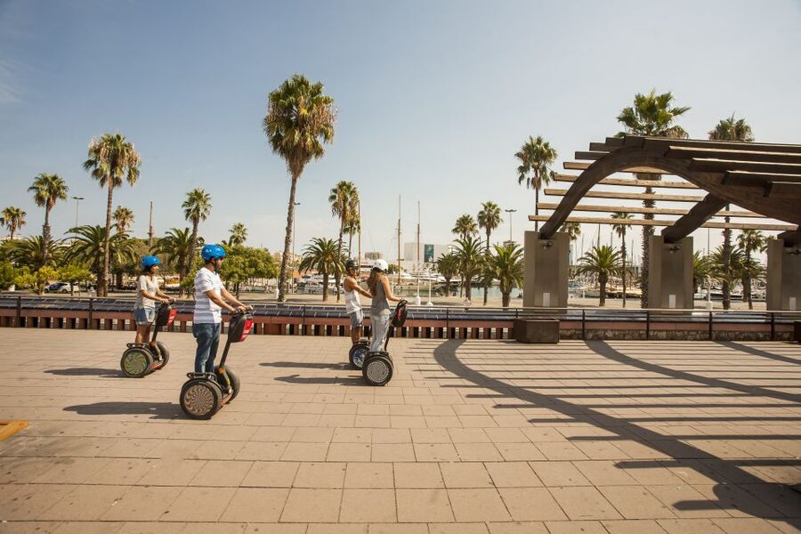 Barcelona: Old Port and Gothic Quarter Guided Segway Tour - Guide quality and first-time confidence