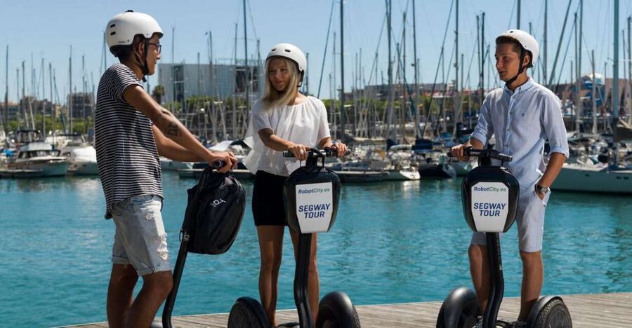 Barcelona: Private Gaudi Guided Segway Tour - A greener pause in Parc de la Ciutadella