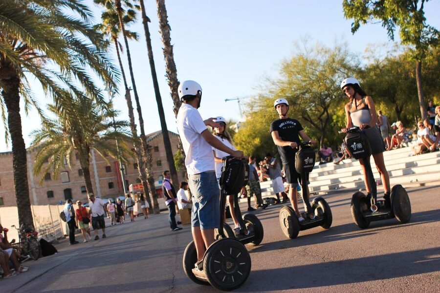 Barcelona Segway Tour - Group size, languages, and the pace