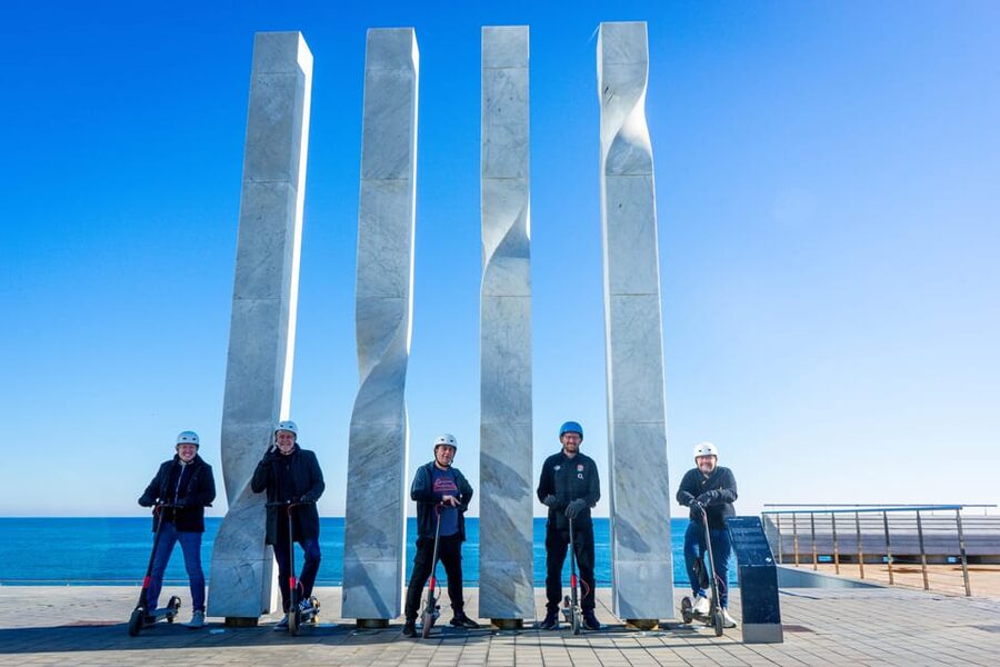 ❤️Barcelona Segway Tour ❤️ with a Local Guide - A fast way to connect old Barcelona with the sea