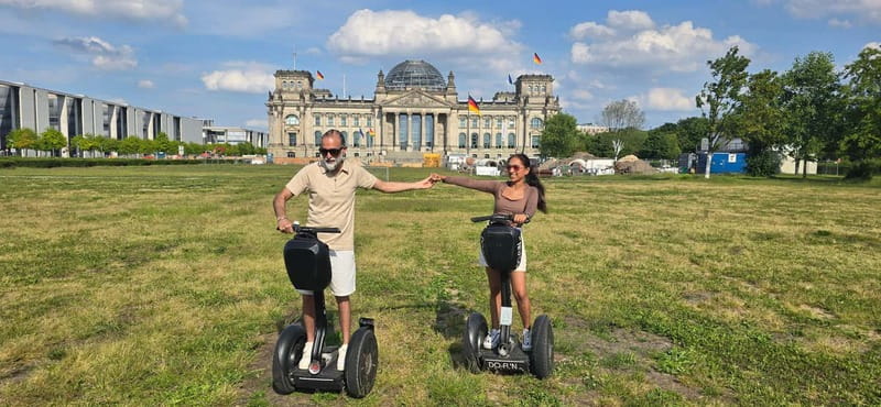 Berlin: guided Segway tour in the heart of the city - Starting between the Jewish Museum and Axel Springer