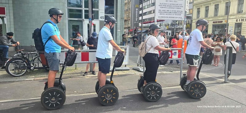 Berlin: guided Segway tour in the heart of the city - Final call: book it for orientation and atmosphere