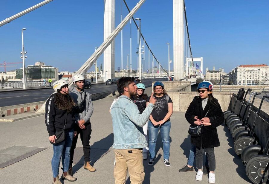 Budapest: Quick Ride on Riverside - 30 Min Segway Tour - A fast introduction to Budapest by Segway