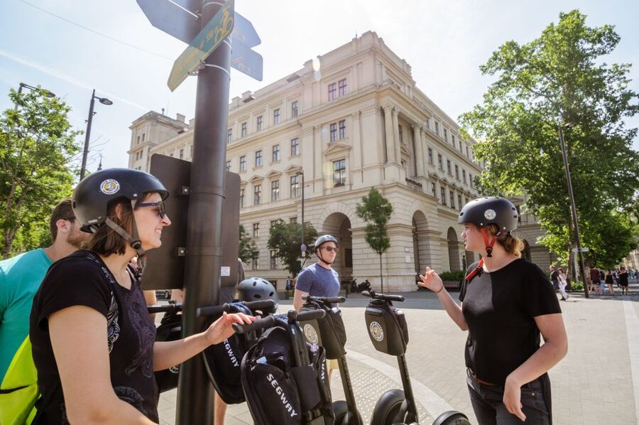 Budapest: Segway Sightseeing Tour - What the guide adds