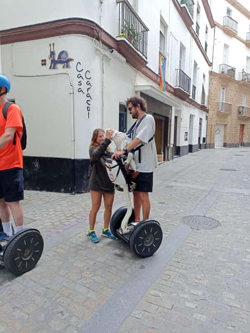 Cadiz: 1.45H Guided Segway/eScooters/EBikes for Big Groups - Rolling through Cádiz’s small streets