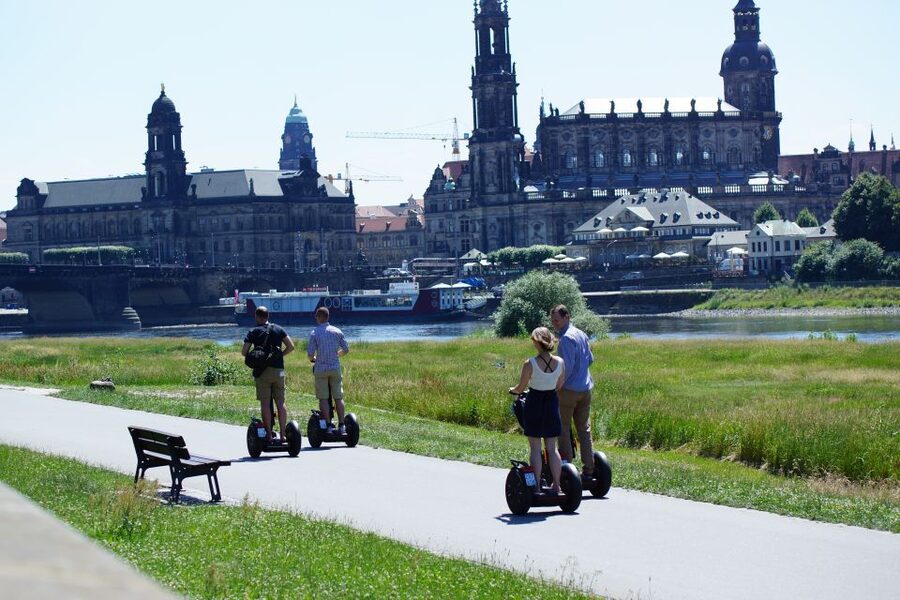 Dresden: Elbe Valley Guided Segway Tour - Meeting the guide at the Golden Rider