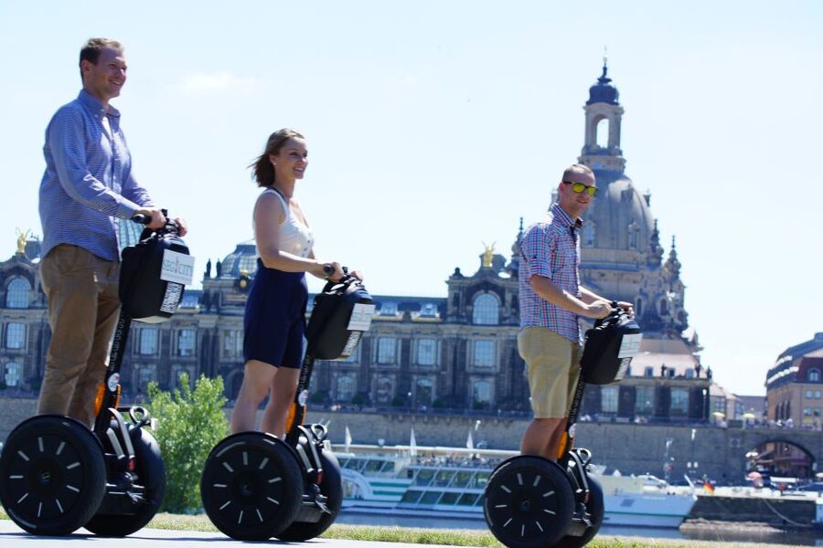 Dresden: Guided Segway Klassik Tour - Along the Königsufer with Dresden’s skyline ahead