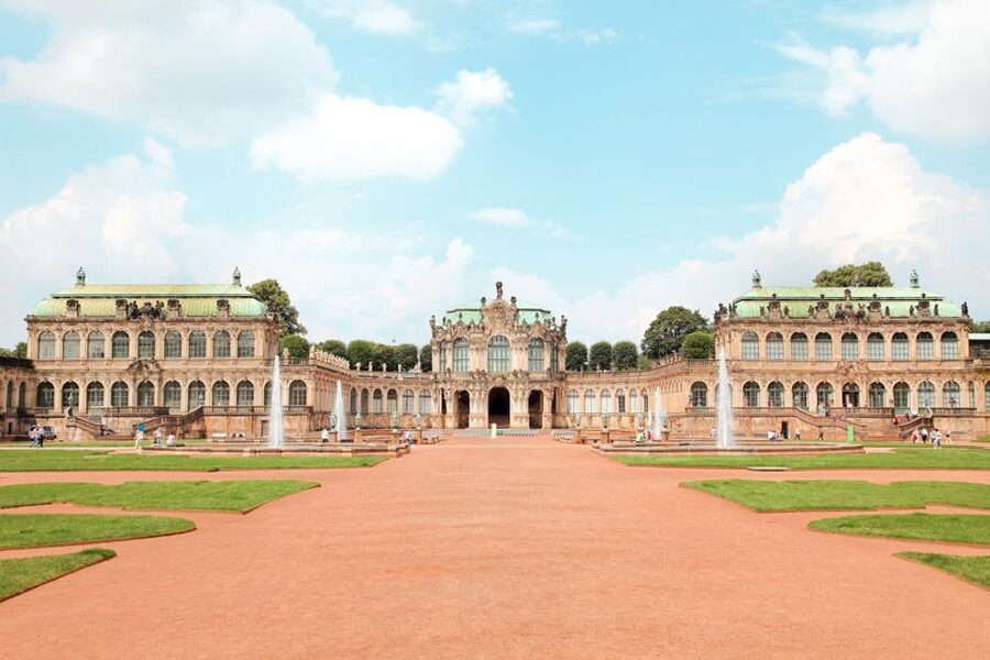 Dresden: Segway Tour Along the Elbe and Old Town - Who should book this ride?