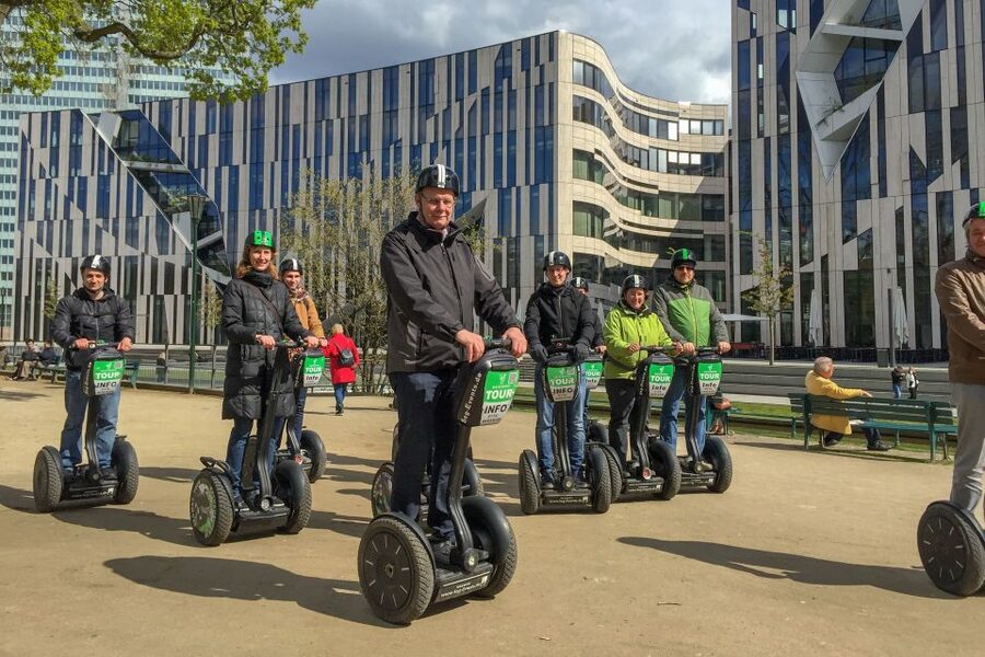 Düsseldorf: Classic City Segway Tour - Finishing on Königsallee