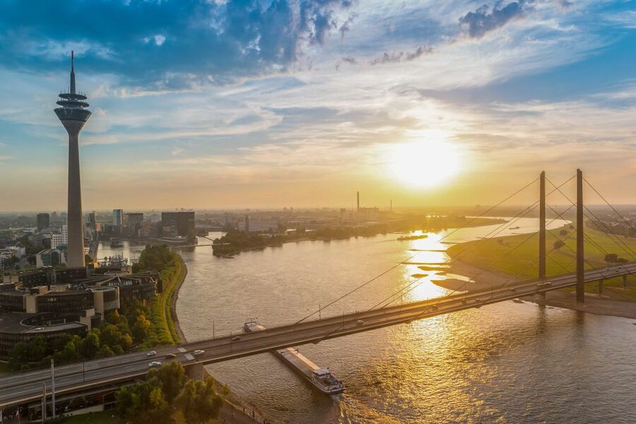 Düsseldorf: Classic City Segway Tour - The old town and the world’s longest bar