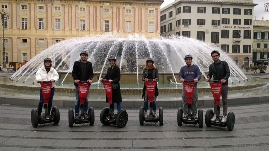 Genova: Segway Tour - Churches, squares, and noble palaces