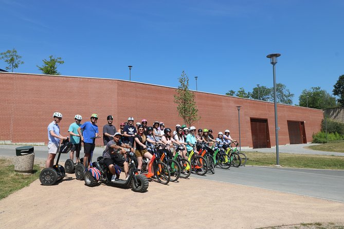 Grandiose half-day guided tour of Prague on Segway and eScooter - Training first, then the streets of Malá Strana