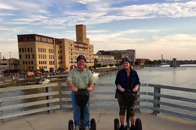 Green Bay Sunset Segway Tour on the Fox River w/ Private Option - Meeting at 200 N Broadway and getting ready