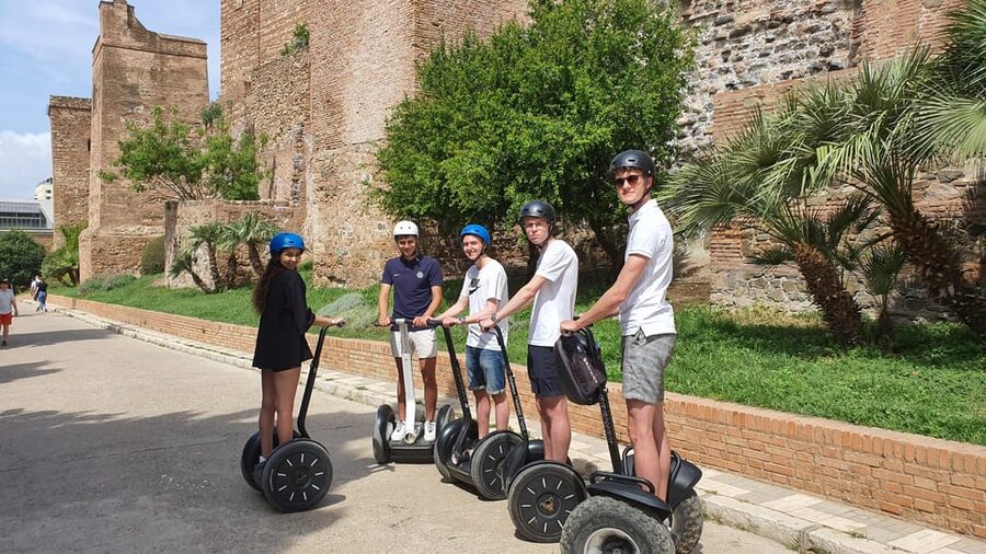 Malaga segway: Panoramic tour of Gibralfaro - The ride toward Gibralfaro Castle