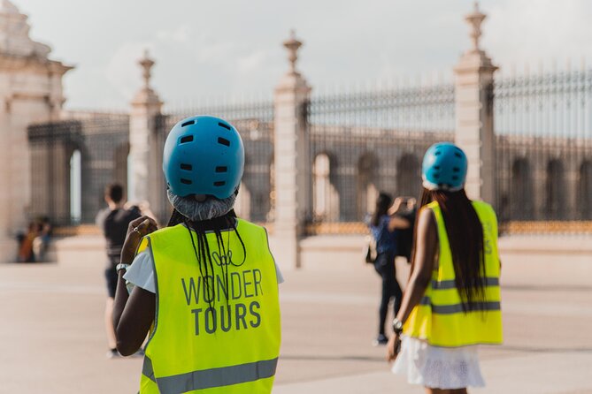 Old city and Madrid río by segway - Starting on Calle de Santiago
