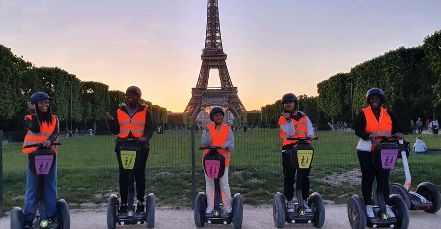Paris: Guided Segway Tour Paris by Night - Starting at Place de Fontenoy