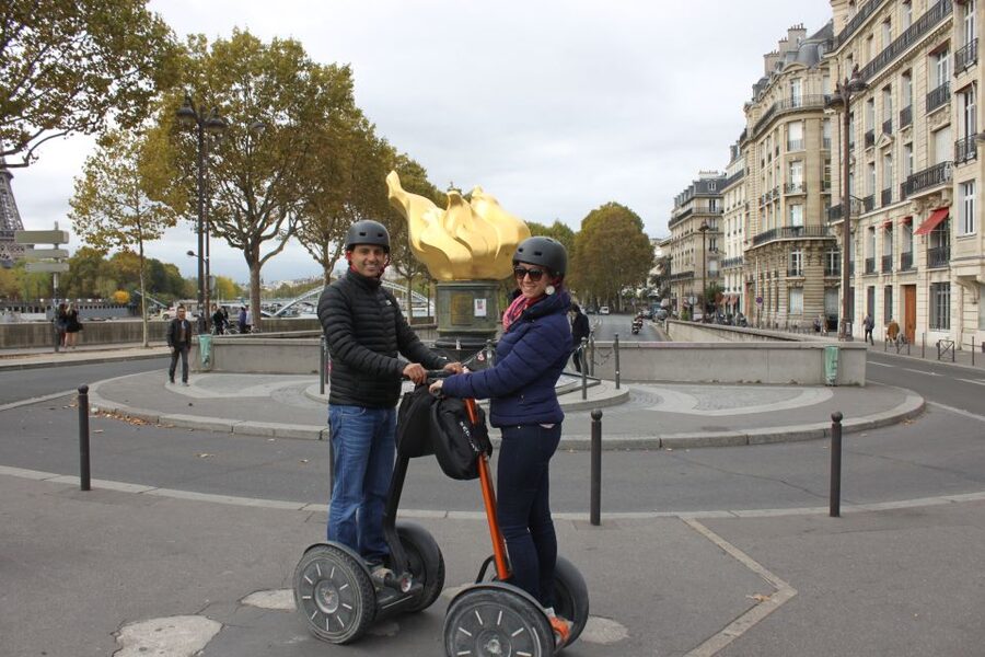 Paris: Private Sightseeing Segway Tour - Champ de Mars and the Eiffel Tower