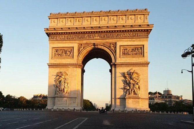 Paris Sunrise tour by Segway - Stop four: riding the Champs-Elysees