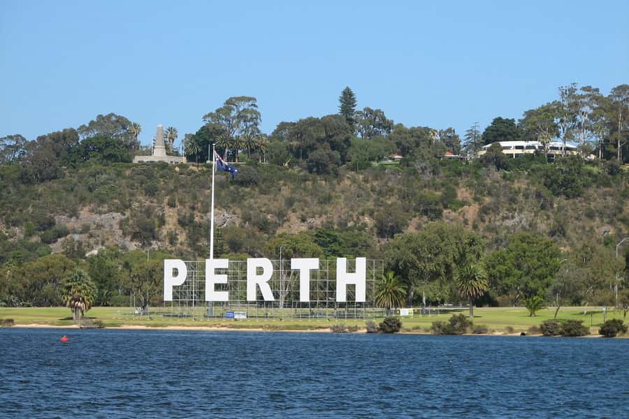 Perth Riverside Segway Tour - Elizabeth Quay brings the city and river together