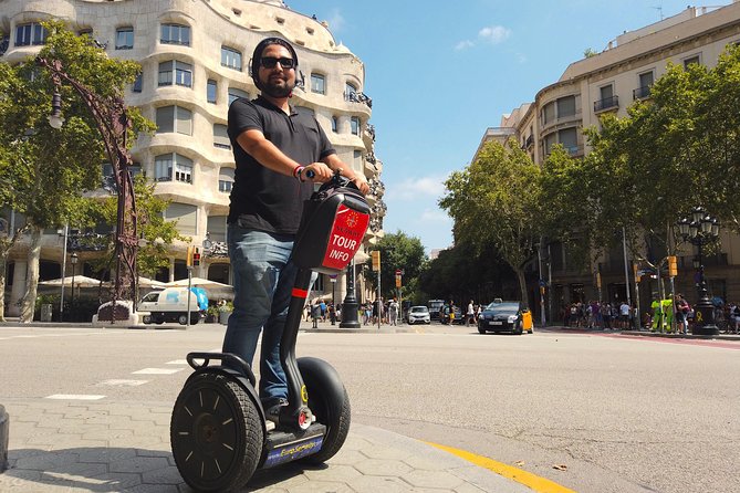 Private Tailored Excursion - Barcelona Segway Tour - Montjuïc views and the Magic Fountain