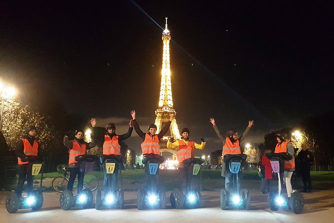 Segway by night ! Illuminated Paris - The guides shape the mood of the night