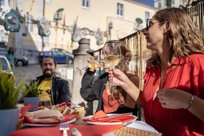 Segway Food Tour of Alfama and Old Town Lisbon - Sé Cathedral and the medieval castle area