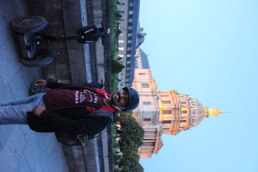 Segway private tour Lights of Paris - Rolling down the Champs-Élysées