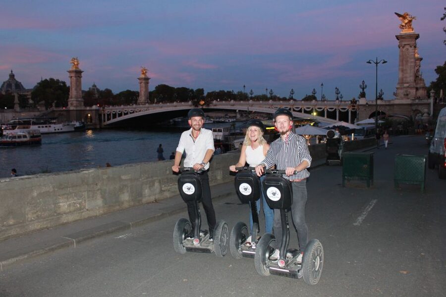 Segway private tour Lights of Paris - Champ de Mars and the Eiffel Tower sparkle