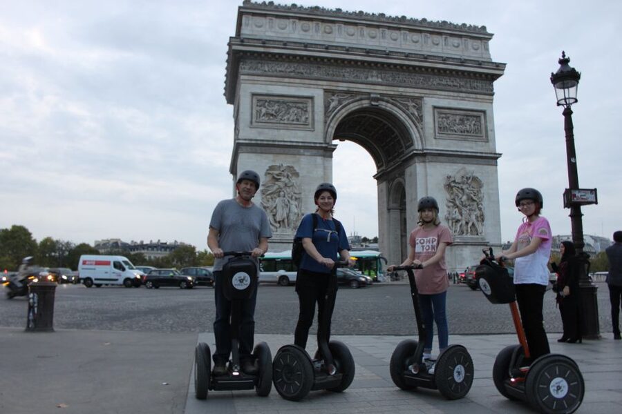 Segway private tour of 1.5 hour - Starting at the Army Museum and Les Invalides