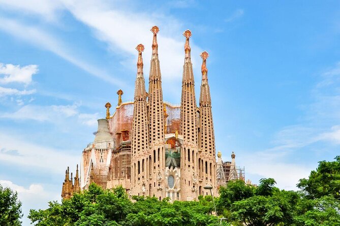 Segway Tour to Sagrada Familia views - From Gothic Quarter lanes to the Barcelona waterfront