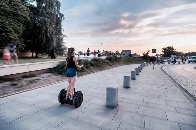 Segway Tour Warsaw: Full Tour - 3-Hours of Magic! - Starting at Chmielna 2 and learning the machine