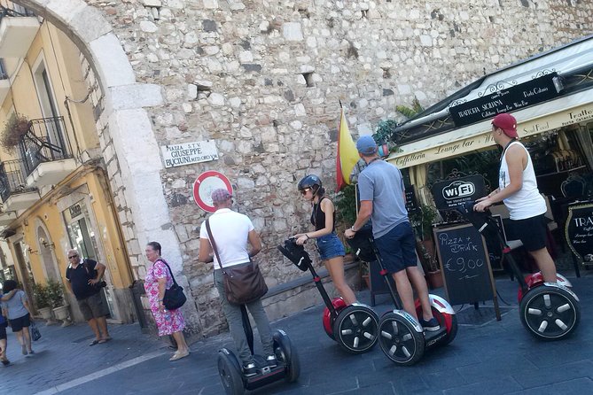 Taormina Shore Excursion: City Segway Tour - Finding the starting point at Via Crocefisso