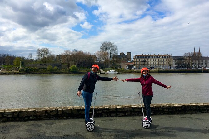 Unusual and ecological ride on a Segway and electric bike in Bayonne - Place Paul Bert and the festival side of Bayonne