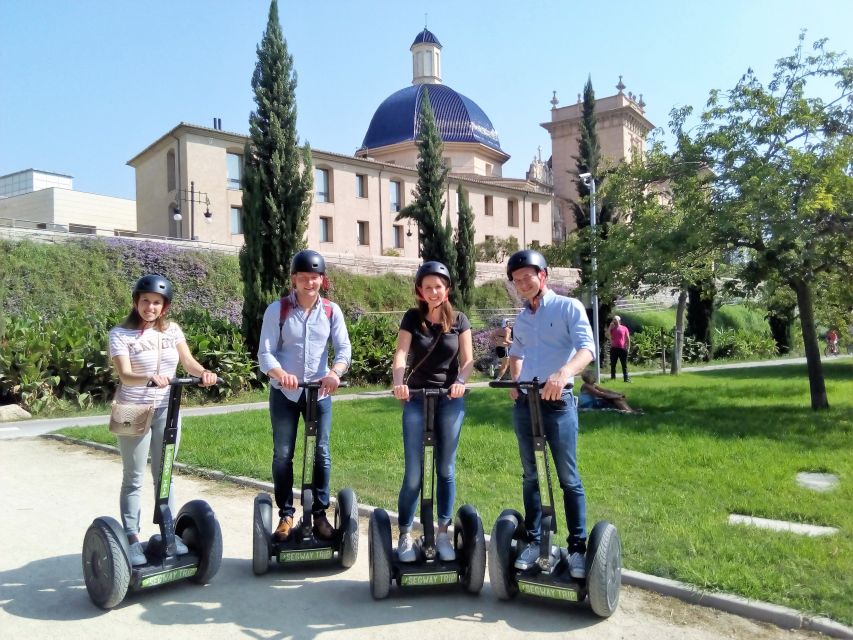Valencia: Gardens and recreation Segway Tour - Learning to handle the Segway