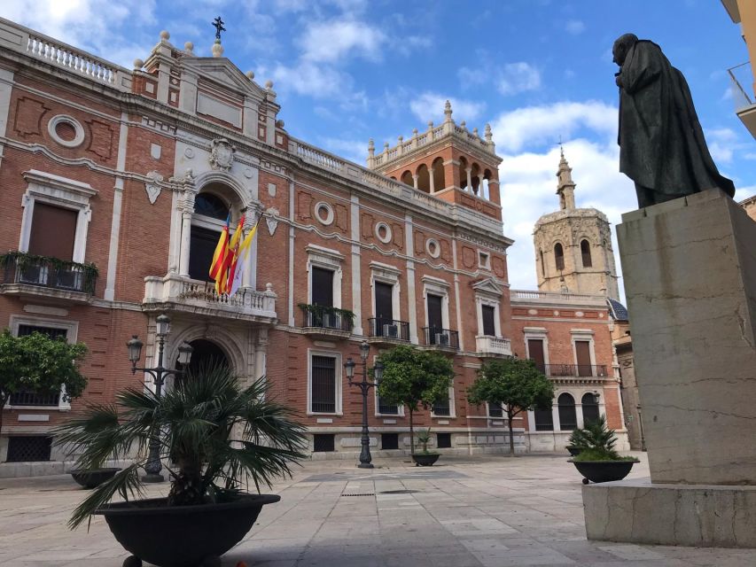 Valencia: Old Town Segway Tour - Training first, then the old Roman square