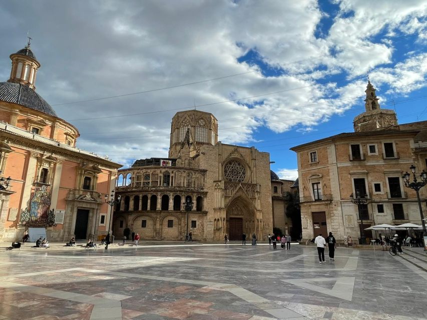Valencia: Old Town Segway Tour - Serranos Towers and the old entrance to Valencia